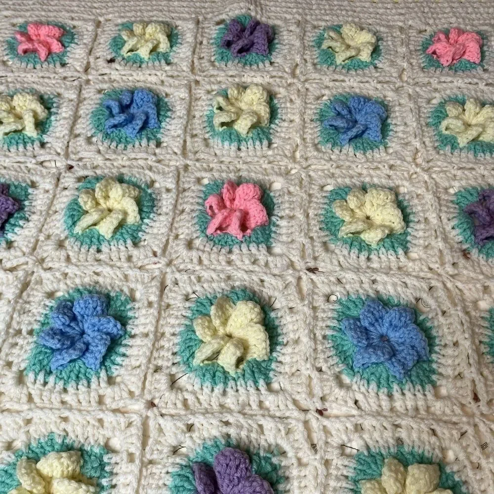 Vtg Handmade Crochet Granny Blanket Afghan Baby Spring Pastel 3D Roses Flowers
